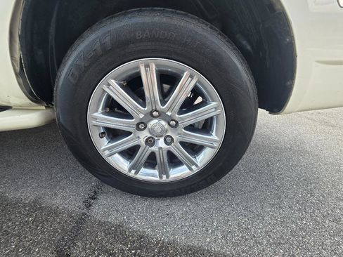 Used 2009 Chrysler Aspen Limited RWD image 22