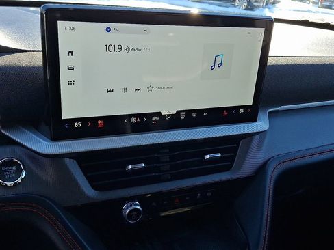 Used 2025 Ford Explorer ST image 3