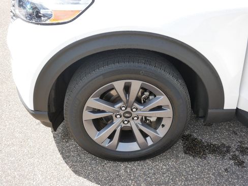 Certified 2023 Ford Explorer XLT w/ Equipment Group 202A AWD/4WD image 15