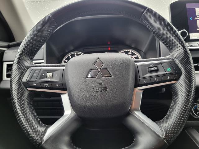 Used 2024 Mitsubishi Outlander SE FWD image 12