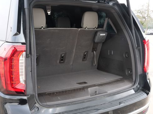 Used 2023 GMC Yukon SLT RWD image 24