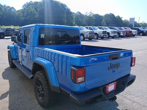 New 2025 Jeep Gladiator Sport S image 7