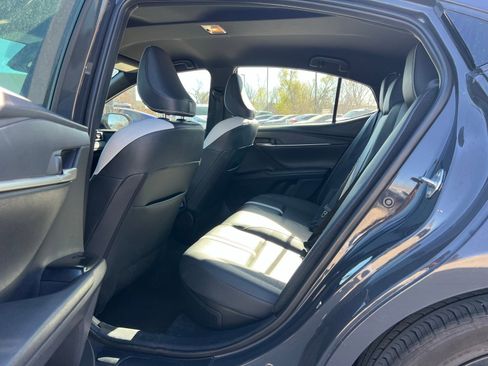 Used 2025 Toyota Camry SE image 17