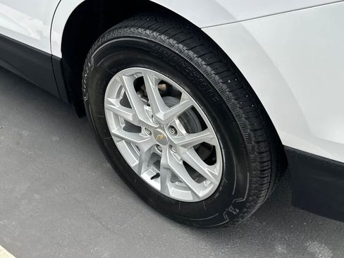 Used 2024 Chevrolet Equinox LT image 18