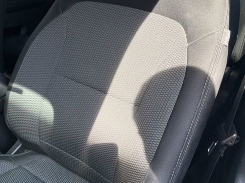 Used 2018 Ford Explorer XLT image 5