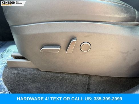 Used 2023 Tesla Model Y Long Range AWD/4WD image 27