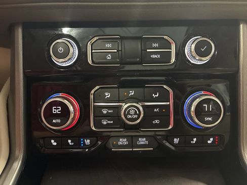 Used 2024 GMC Yukon Denali AWD/4WD image 29