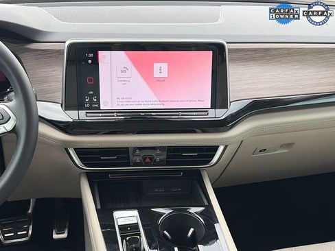 Used 2025 Volkswagen Atlas SEL Premium R-Line image 17