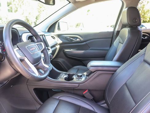 Used 2023 GMC Acadia SLT w/ Elevation Edition FWD image 17