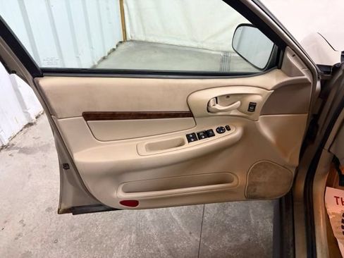 Used 2001 Chevrolet Impala FWD image 18