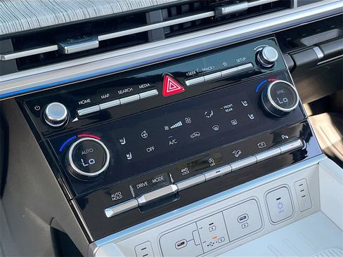 Used 2024 Hyundai Santa Fe Calligraphy image 16