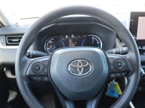 Used 2025 Toyota RAV4 LE image 19