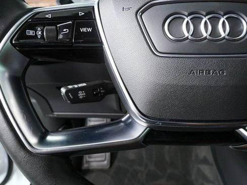 Certified 2022 Audi e-tron Premium image 9