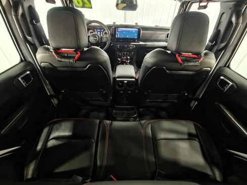 Used 2026 Jeep Wrangler Unlimited Rubicon AWD/4WD image 30