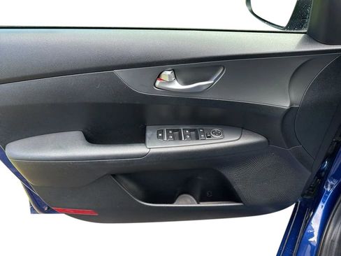 Used 2019 Kia Forte LXS FWD image 11