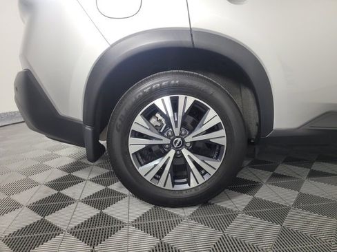 Used 2023 Nissan Rogue SV image 16