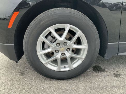 Used 2024 Chevrolet Equinox LT w/ LPO, Floor Liner Package FWD image 17