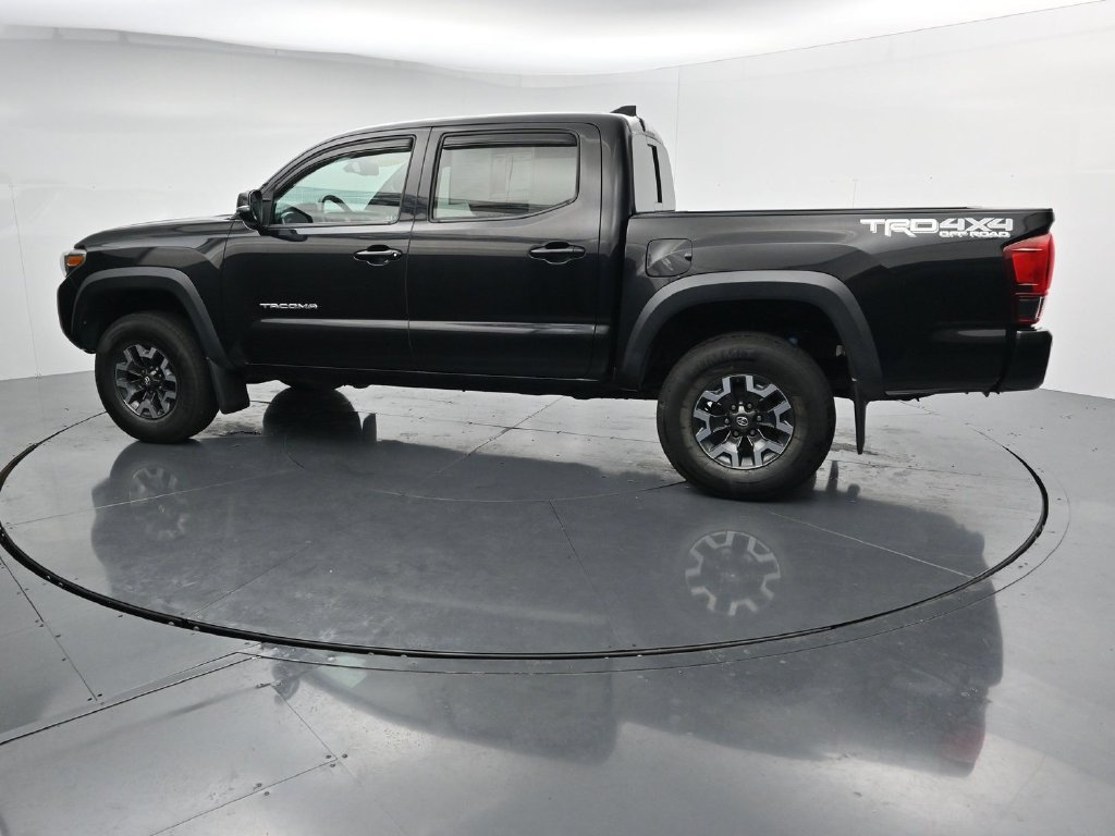 Used 2018 Toyota Tacoma TRD Off-Road w/ Technology Package AWD/4WD image 5