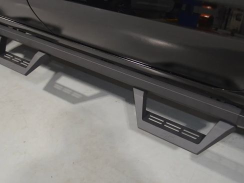 Used 2023 Chevrolet Silverado 1500 ZR2 w/ Technology Package image 12