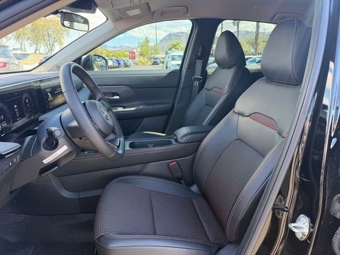 Used 2025 Nissan Kicks SR image 12