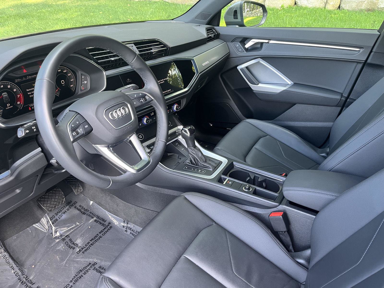 Used 2023 Audi Q3 2.0T Premium Plus w/ Premium Plus Package AWD/4WD image 35