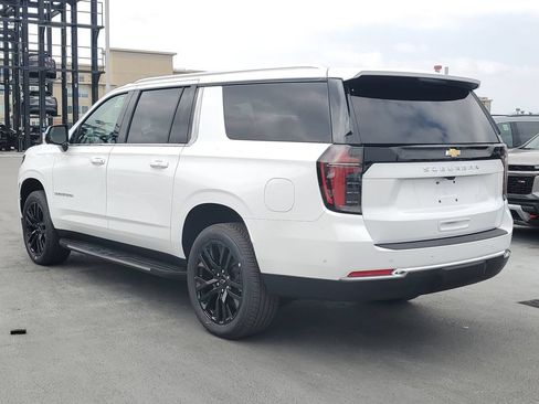 New 2026 Chevrolet Suburban LS RWD image 5