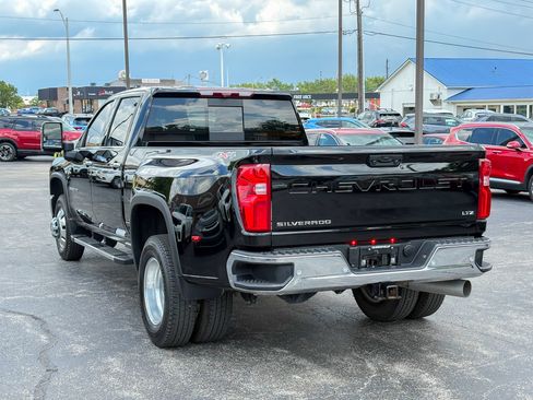 Used 2025 Chevrolet Silverado 3500 LTZ w/ LTZ Convenience Package AWD/4WD image 13