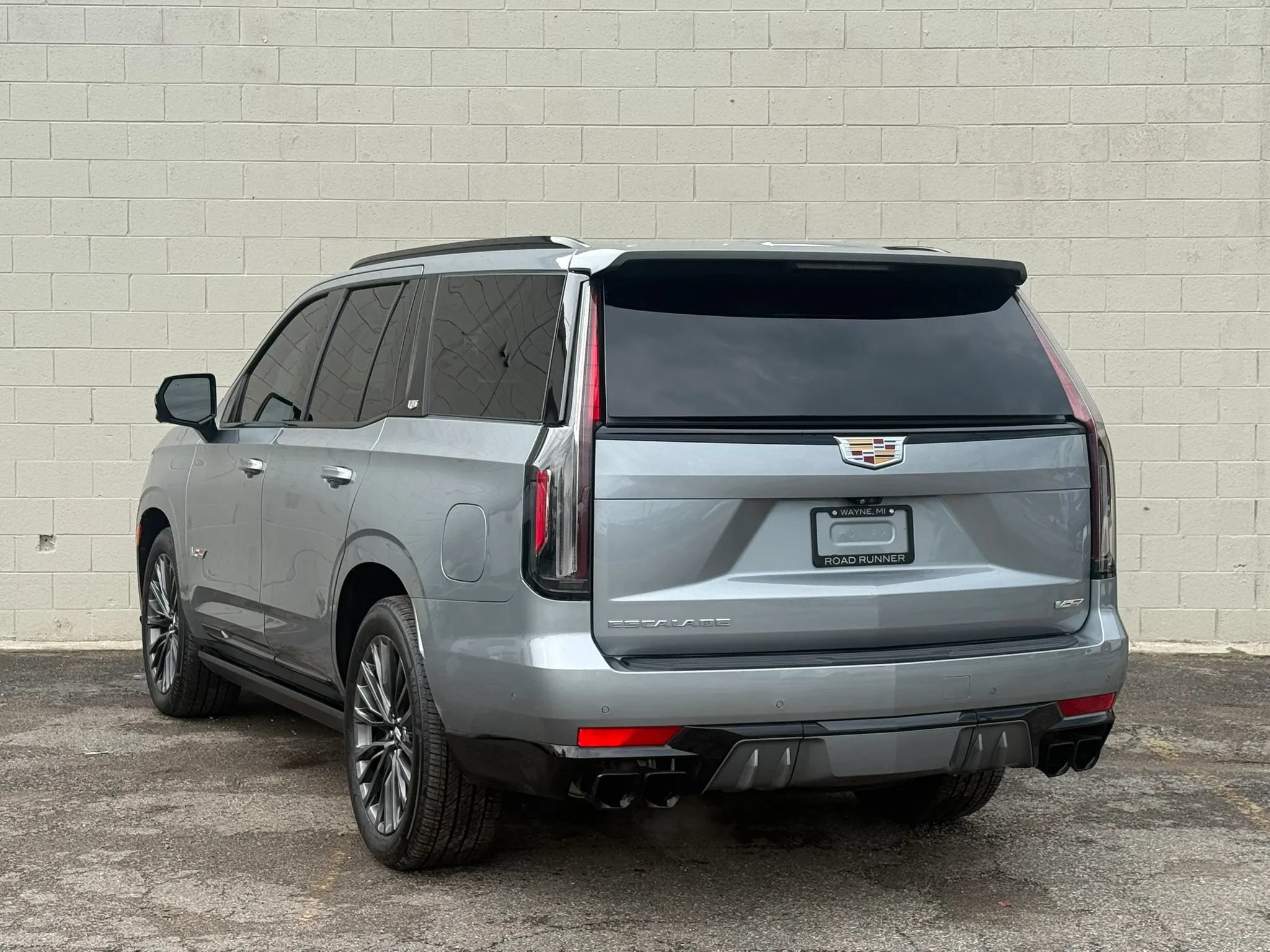 Used 2023 Cadillac Escalade V AWD/4WD image 6