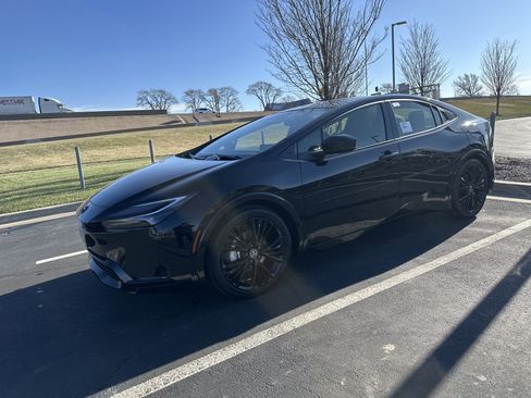 New 2026 Toyota Prius AWD image 3