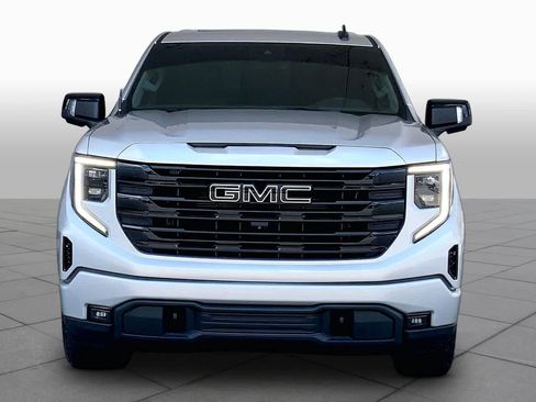 Used 2022 GMC Sierra 1500 Elevation w/ Elevation Premium Package AWD/4WD image 4