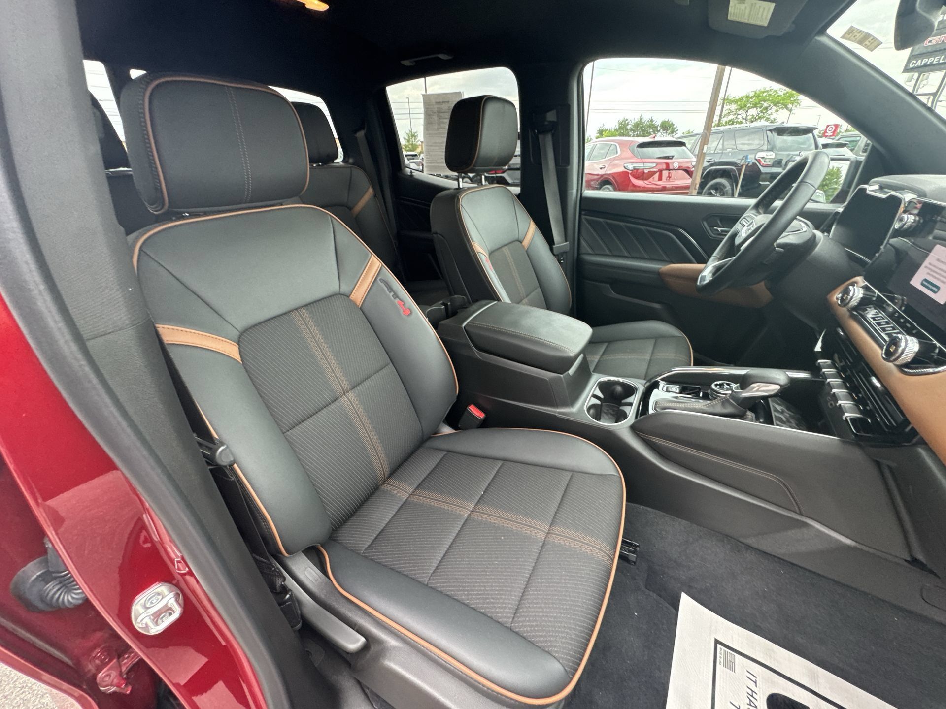 Used 2025 GMC Canyon AT4 AWD/4WD image 27