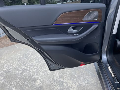 Certified 2025 Mercedes-Benz GLE 350 4MATIC image 37