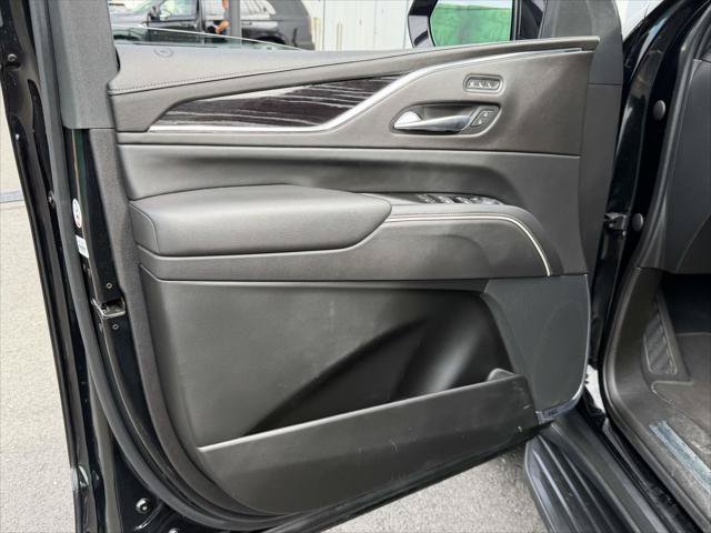 Used 2021 Cadillac Escalade ESV Sport AWD/4WD image 18