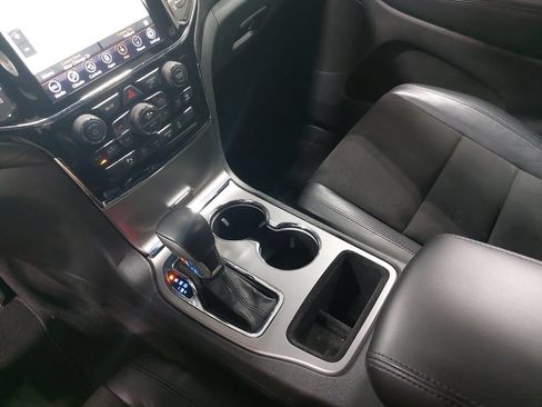 Used 2021 Jeep Grand Cherokee Laredo X AWD/4WD image 25
