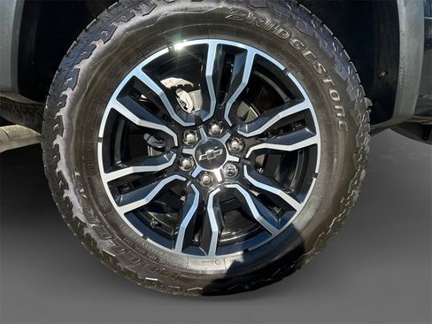 Used 2024 Chevrolet Colorado Trail Boss w/ LPO, Dark Essentials Package image 10