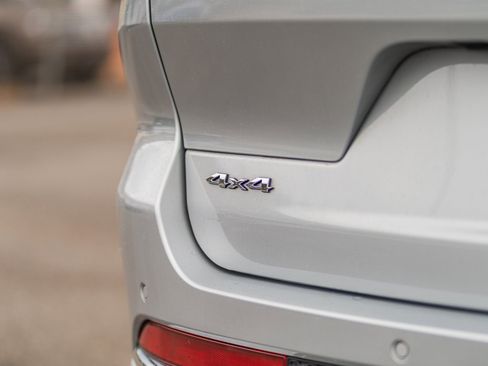 Used 2023 Jeep Grand Cherokee L Overland w/ Rear Seat Video Group I image 9