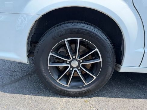 Used 2017 Dodge Grand Caravan GT FWD image 6
