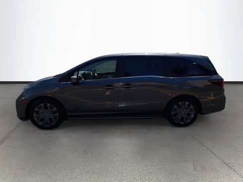 Used 2025 Honda Odyssey Touring image 7