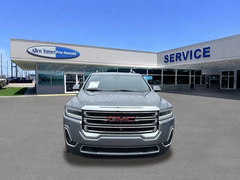 Used 2021 GMC Acadia SLT w/ Technology Package FWD image 2