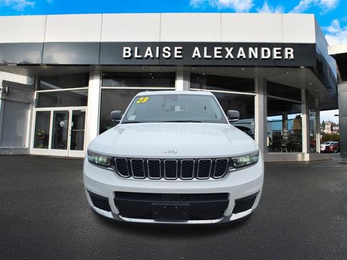 Used 2023 Jeep Grand Cherokee L Limited AWD/4WD image 8
