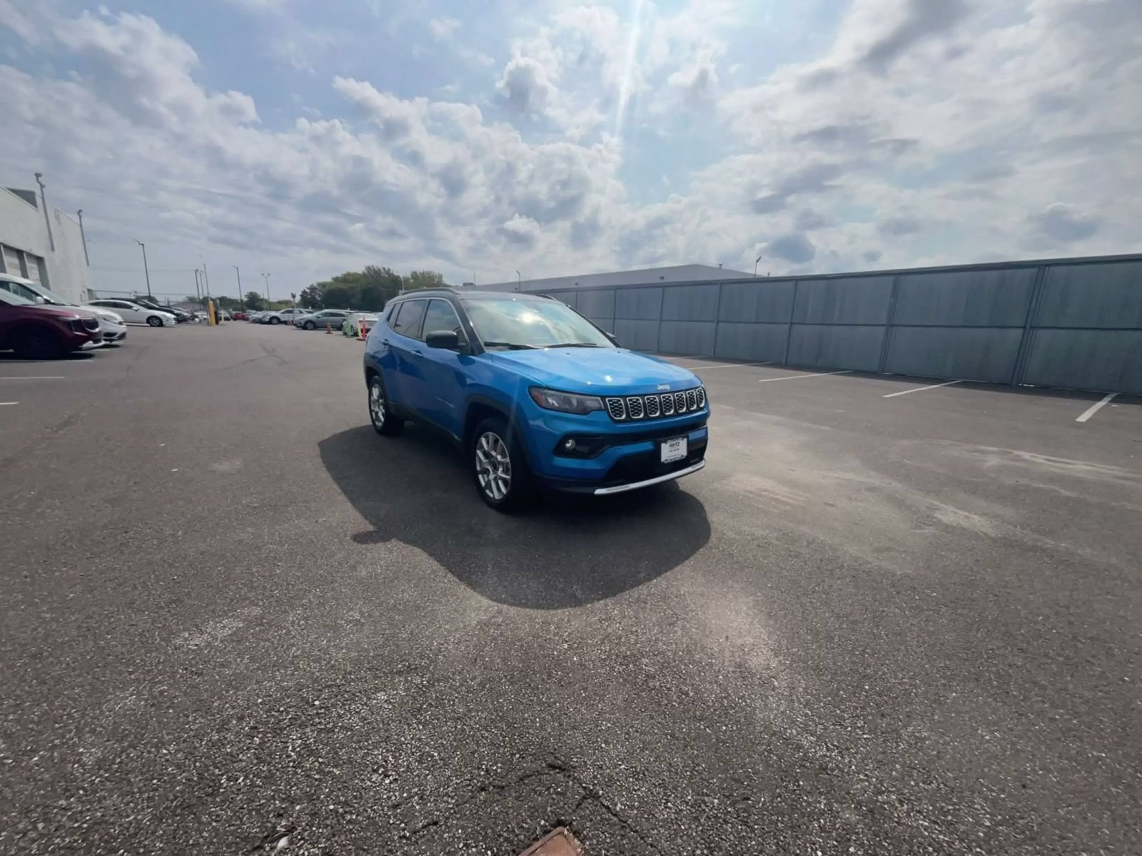 Used 2025 Jeep Compass Limited AWD/4WD image 3