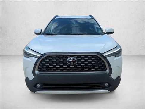 Used 2023 Toyota Corolla Cross XLE w/ Convenience Package FWD image 2