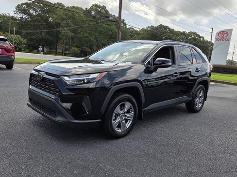 Used 2024 Toyota RAV4 XLE w/ Convenience Package FWD image 3