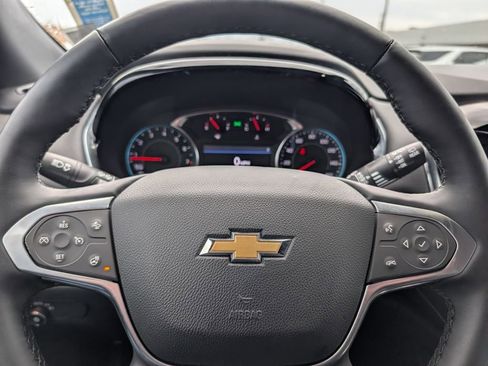 Used 2023 Chevrolet Traverse LT image 12