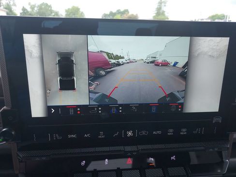 Used 2025 GMC Hummer EV 3X AWD/4WD image 23