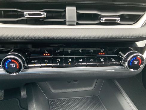 New 2026 Chevrolet Equinox LT w/ Convenience Package II FWD image 46