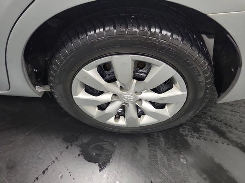 Used 2014 Toyota Corolla LE FWD image 12