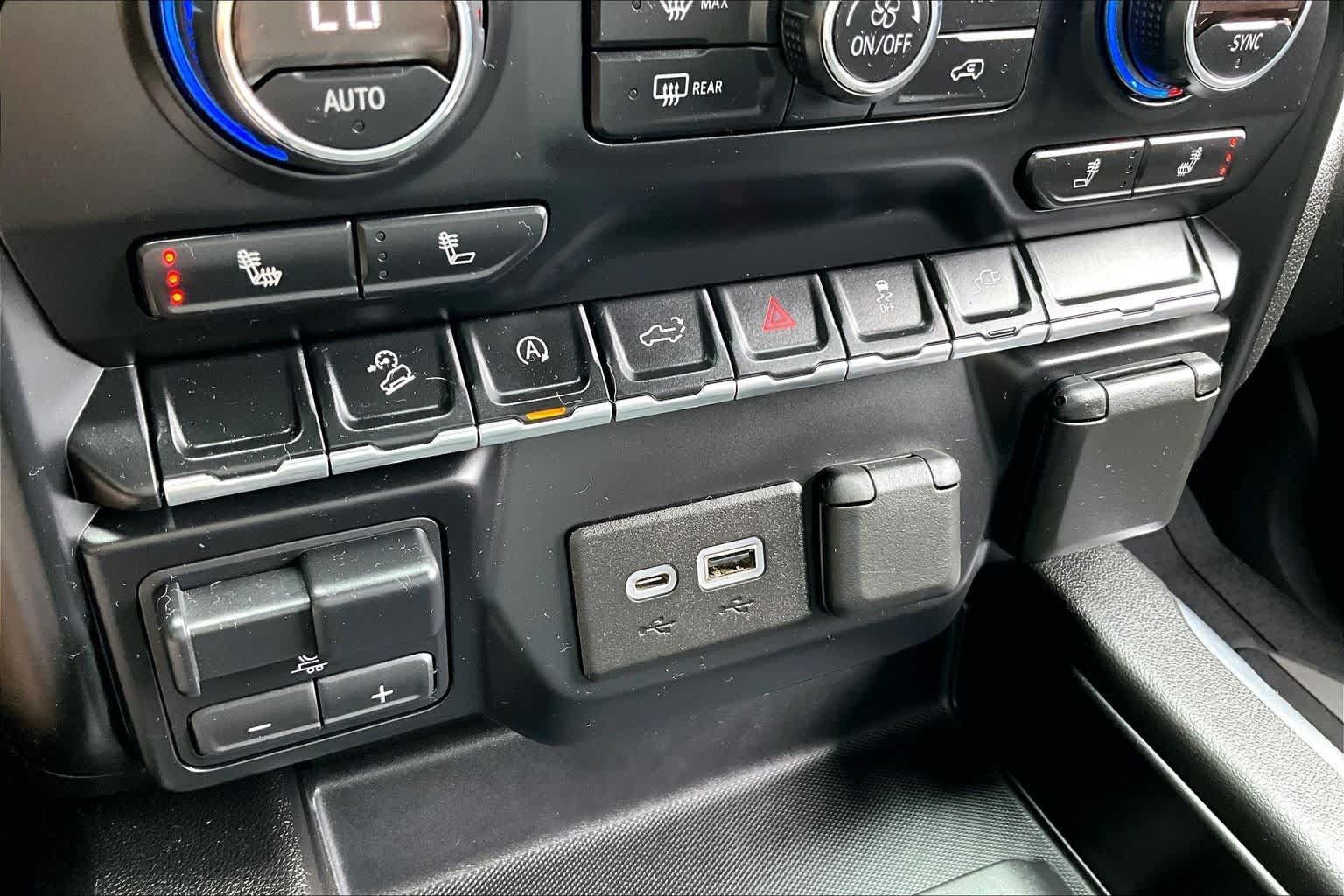 Used 2019 Chevrolet Silverado 1500 LT Trail Boss AWD/4WD image 34
