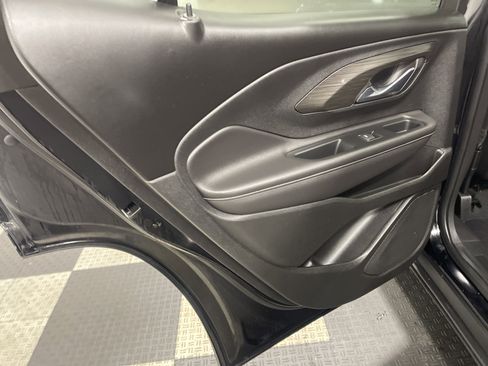 Used 2022 GMC Terrain SLE image 15