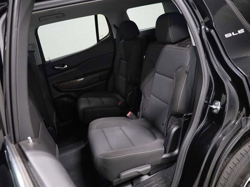Used 2023 GMC Acadia SLE w/ Driver Convenience Package FWD image 33